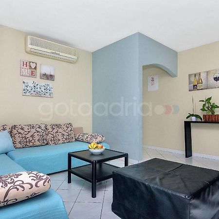 Holiday Home Darius With Hot Tub Makarska Exterior photo