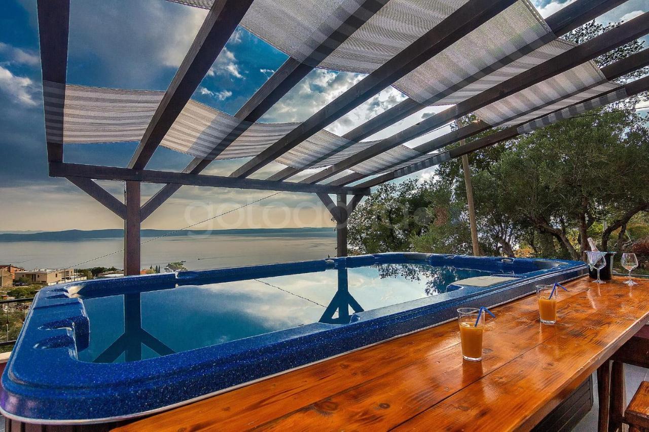 Holiday Home Darius With Hot Tub Makarska Exterior photo